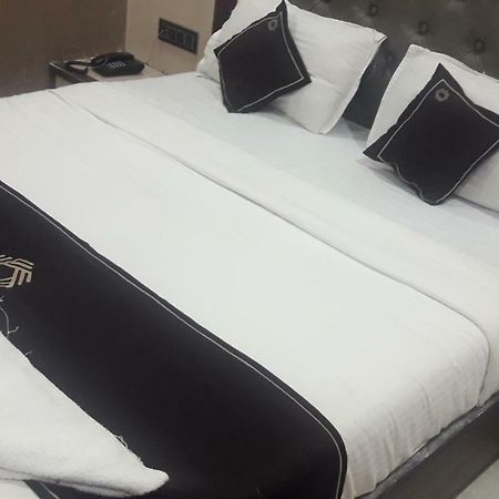 Shine Hospitality Hotel Mumbai Kültér fotó