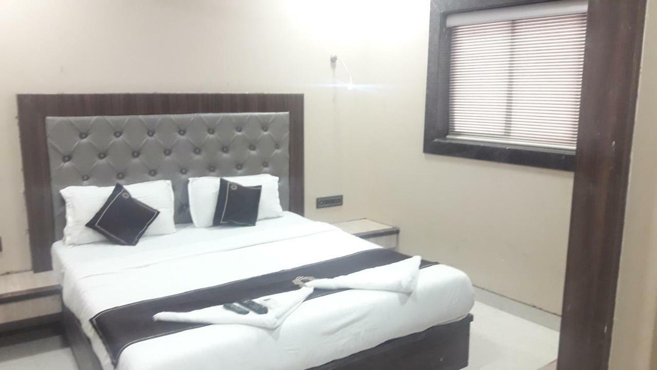Shine Hospitality Hotel Mumbai Kültér fotó
