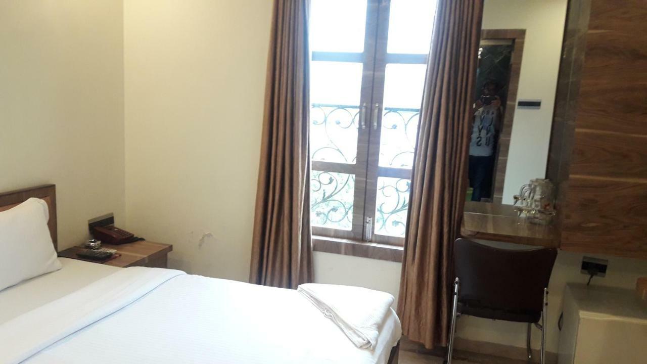 Shine Hospitality Hotel Mumbai Kültér fotó